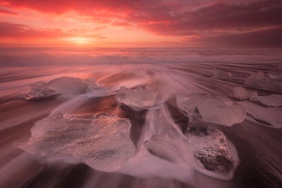 Der Diamantstrand ist ein idealer Ort, um Eisberge zu fotografieren.