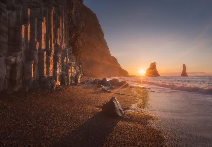 Reynisfjara Black Sand Beach. Photo by: 'Iurie Belegurschi'.
