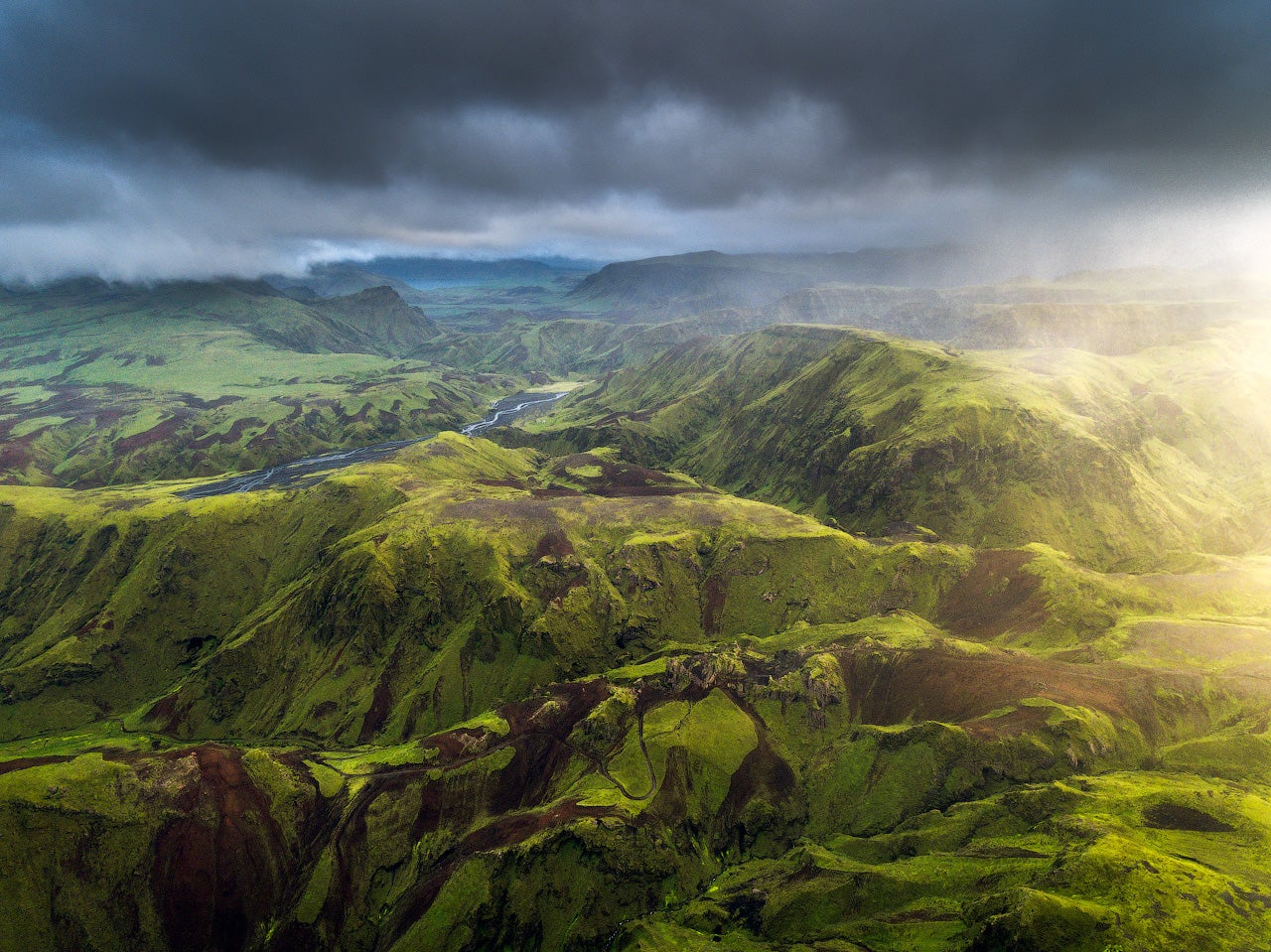 Oasis in Iceland - Photo by Iurie Belegurschi