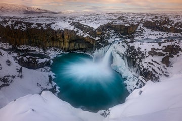 What To Wear For Winter Photo Tours in Iceland