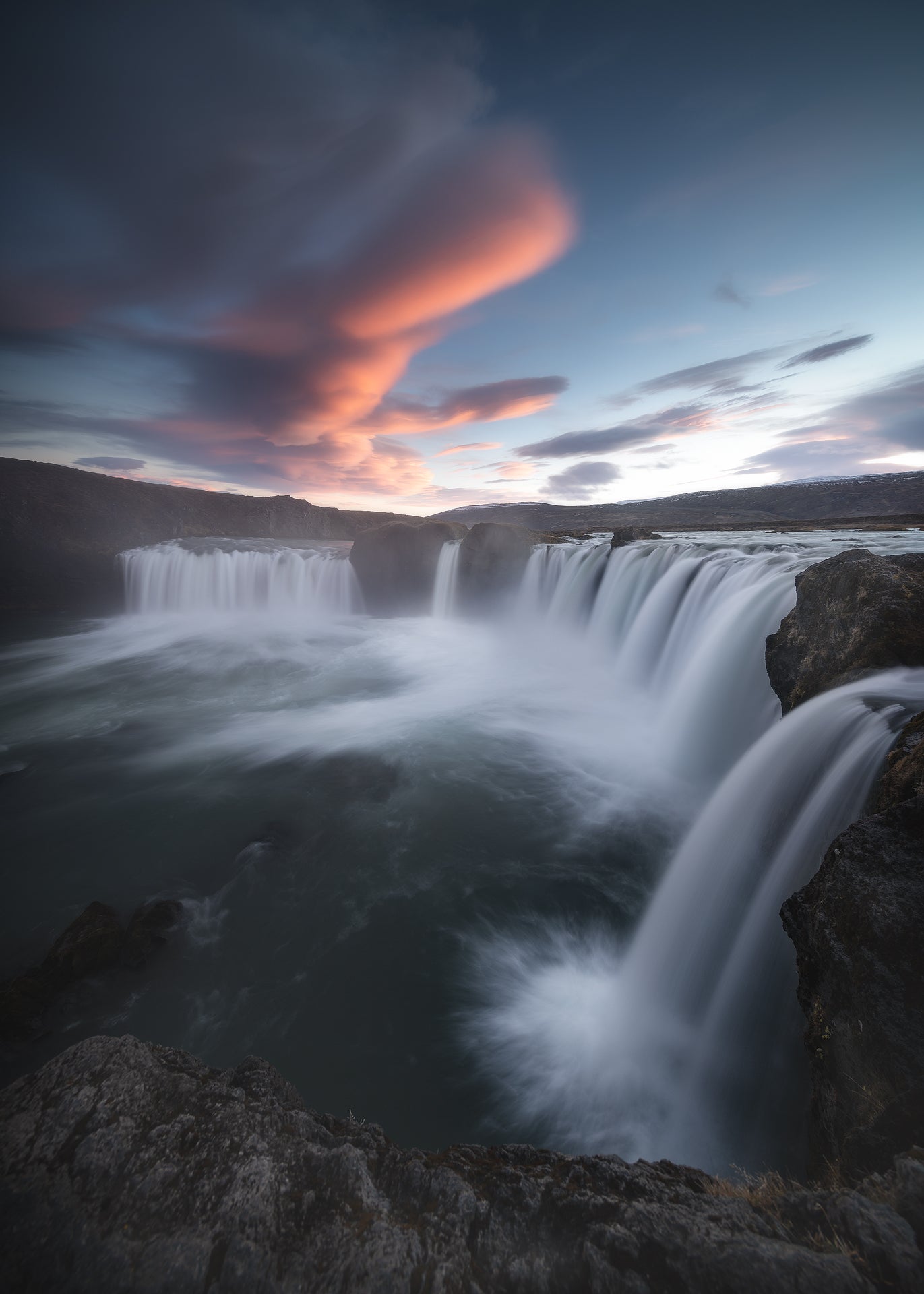 Lenticular cloud over Godafoss. Photo by: 'Kaspars Dzenis'.