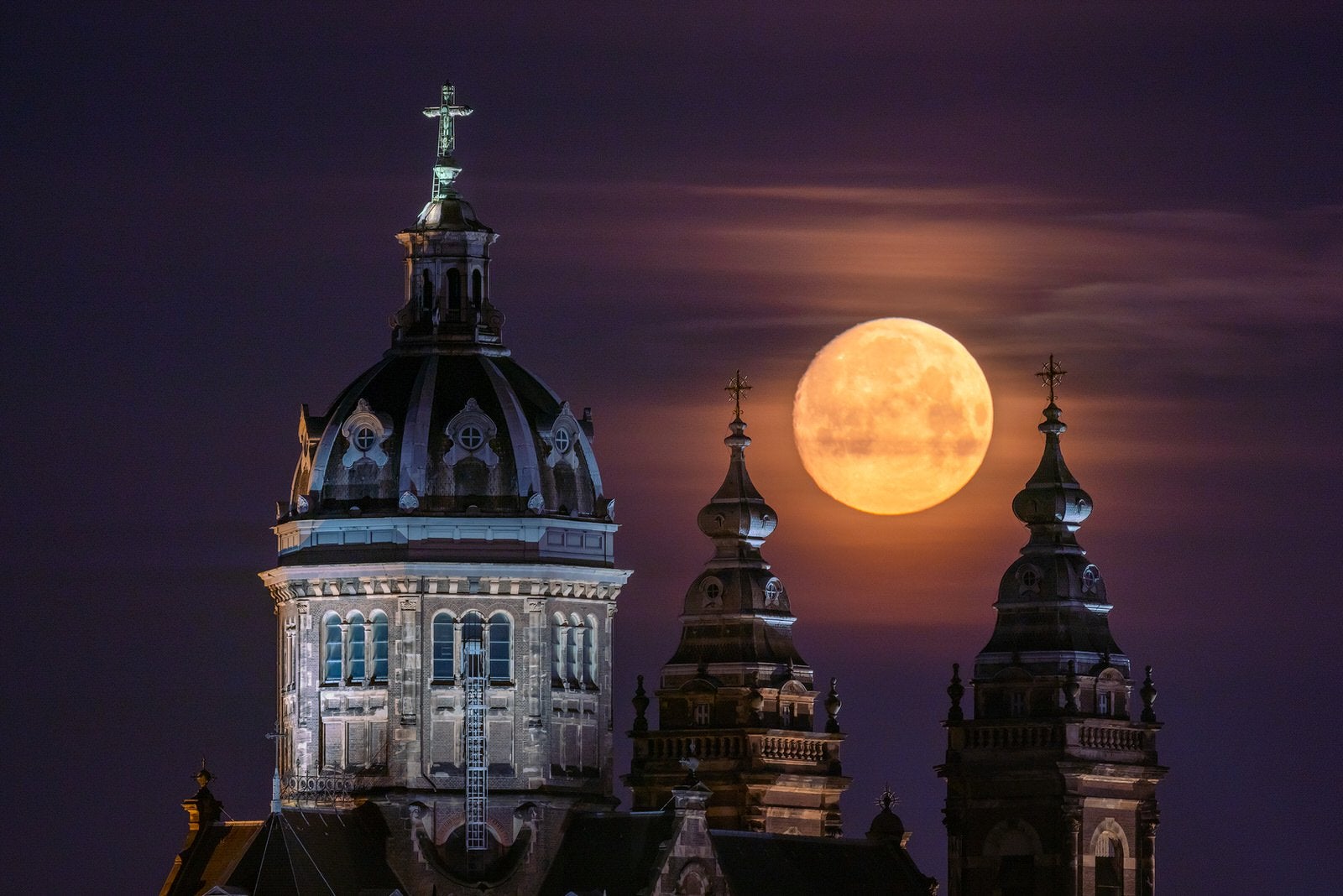 Ultimate Guide to Photographing the Moon