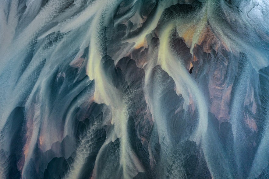 17 Aerial Photographs of Iceland's Glacial Rivers You Won't Believe Are Real 17 Aerial Photographs of Iceland's Glacial Rivers You Won't Believe Are Real