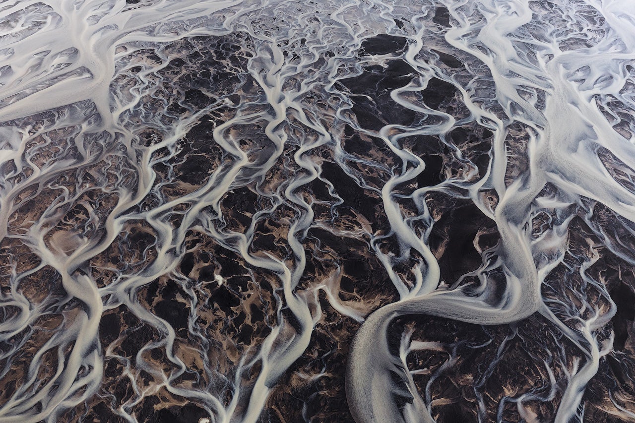 17 Aerial Photographs of Iceland's Glacial Rivers You Won't Believe Are Real