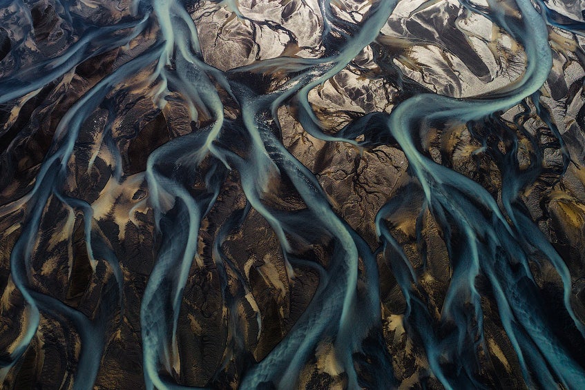 17 Aerial Photographs of Iceland's Glacial Rivers You Won't Believe Are Real