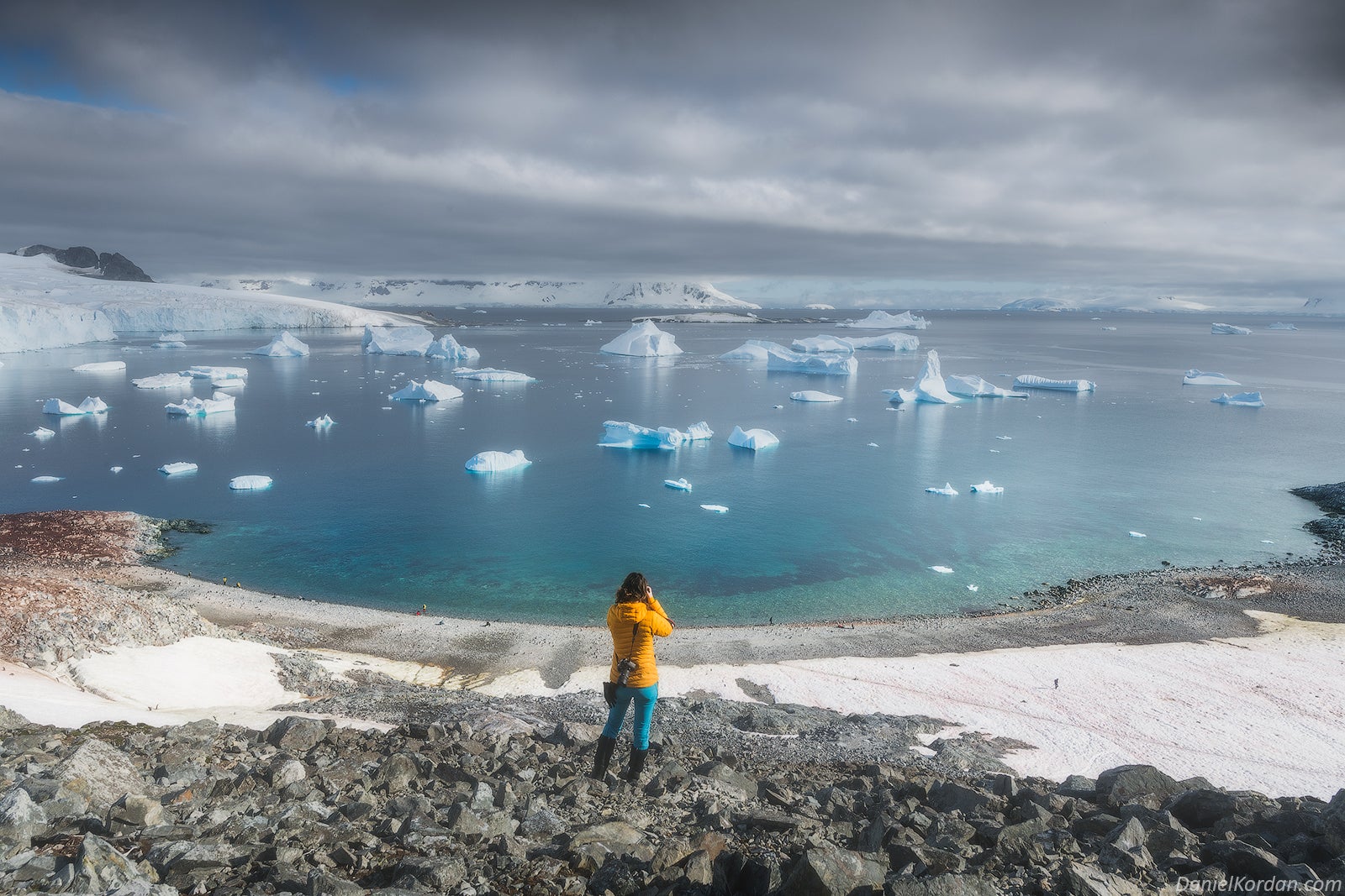 A photographer makes the most of their camera in Antarctica.
