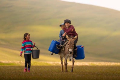 12 Day Kyrgyzstan Photo Tour | Mountains, Lakes & Canyons - day 10