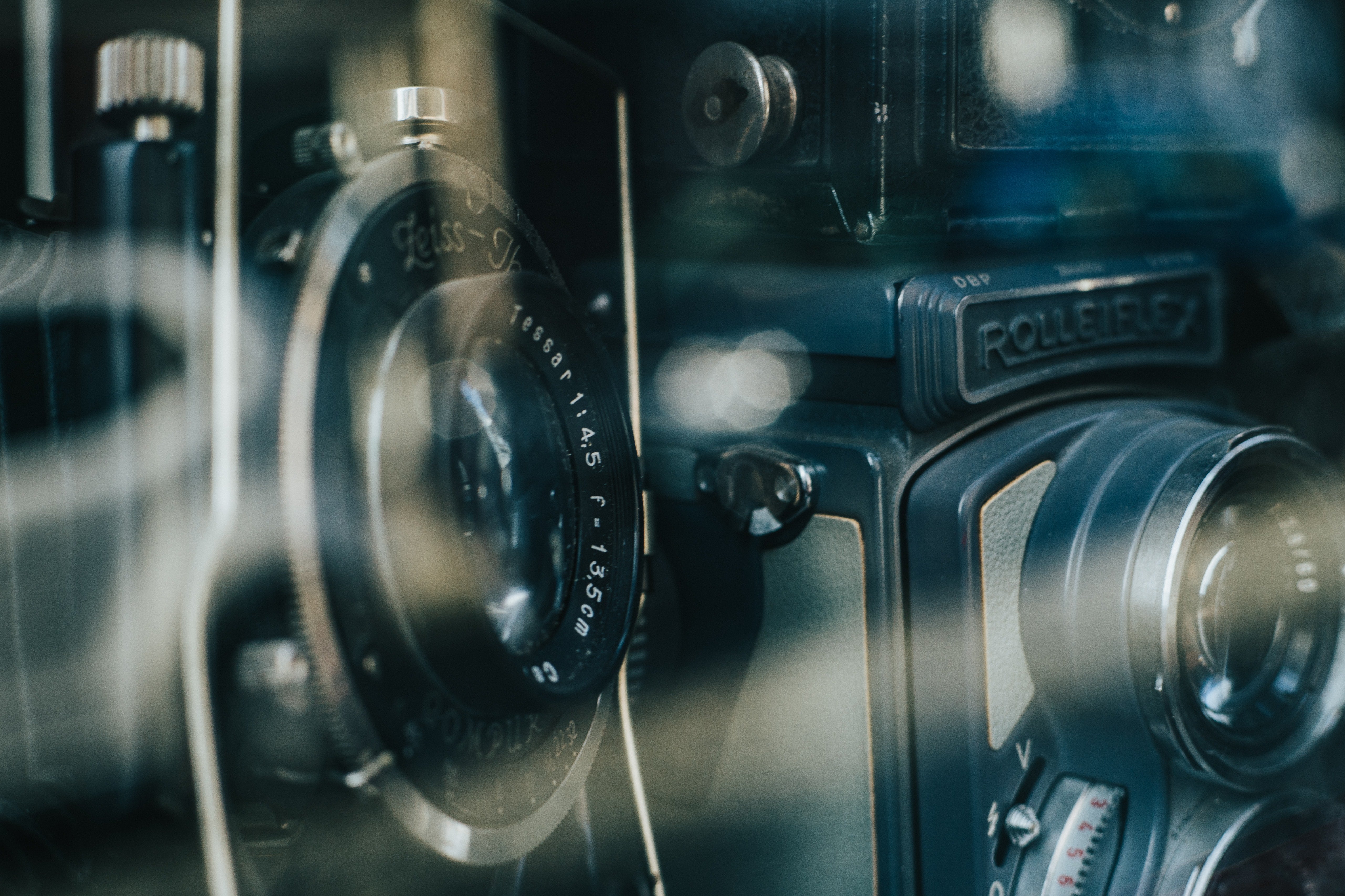 Where to Buy Second Hand Cameras and Lenses Online