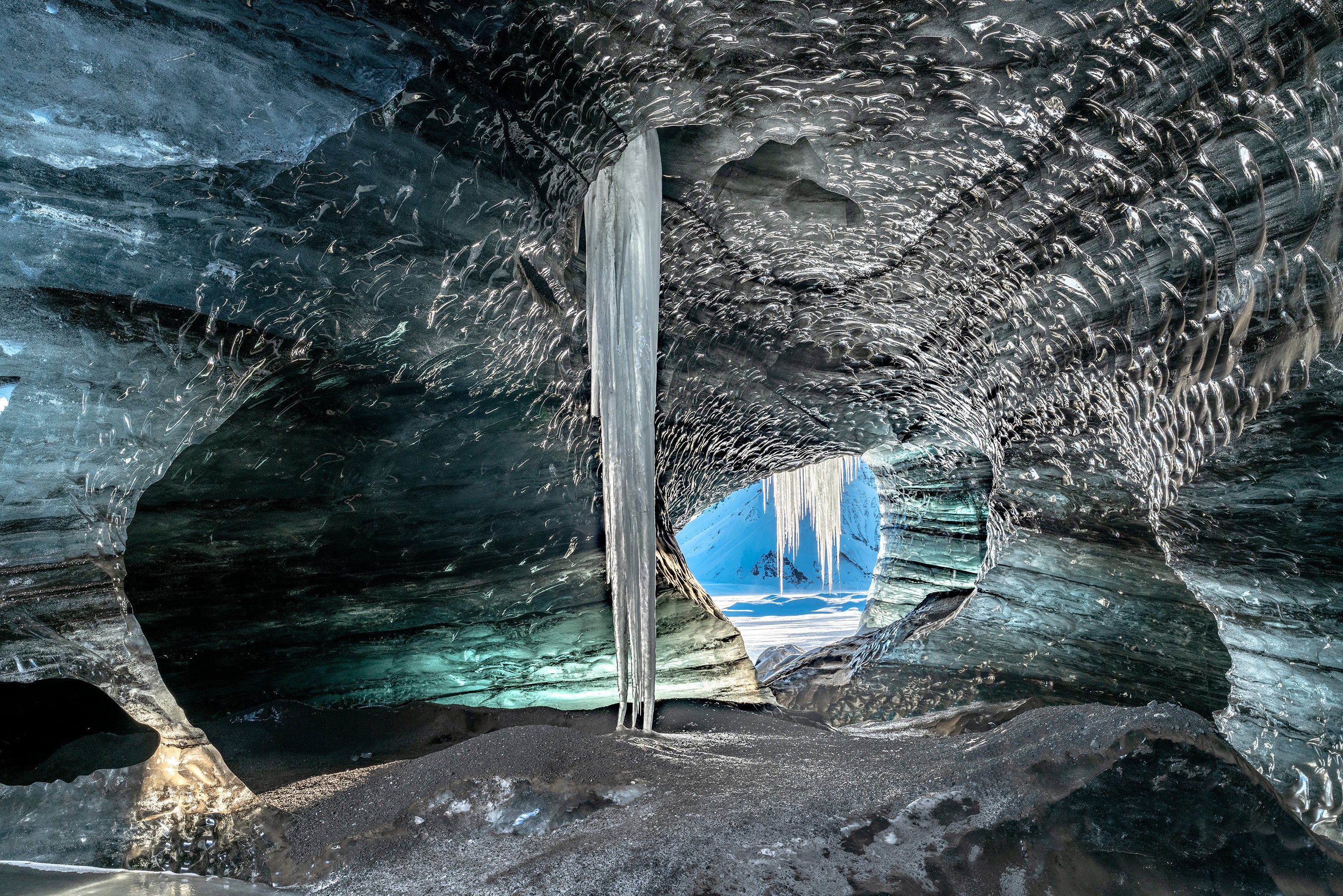 ヴィークの町発｜ミールダルスヨークトル氷河の洞窟 | Iceland Photo Tours