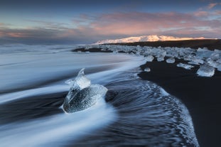 Viaje de 7 días a tu aire en invierno | Vacaciones con auroras boreales y cueva de hielo