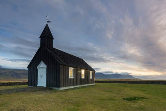 Amazing 12-Hour Hidden Gems Tour of the Snaefellsnes Peninsula from Reykjavik