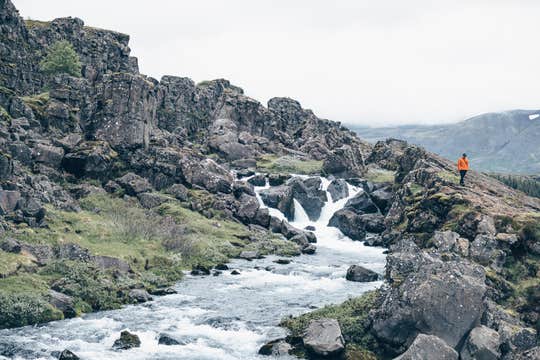 Essential 11-Hour Golden Circle Tour with Blue Lagoon Transfer from Reykjavik