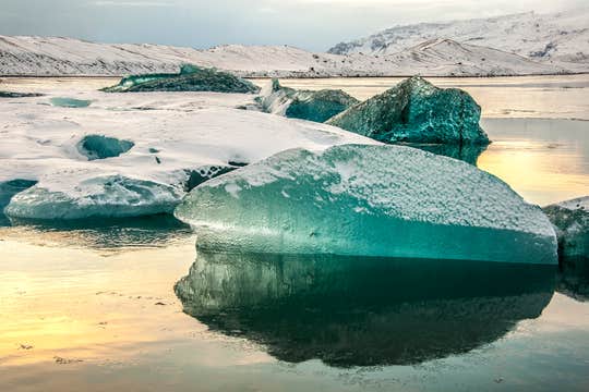 Thrilling 14-Hour South Coast Tour with Boat Ride at Jokulsarlon Lagoon from Reykjavik