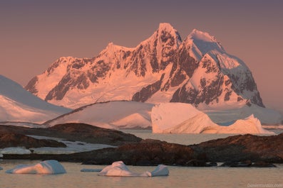 Red Sails in Antarctica Photography Expedition with Daniel Kordan - day 1