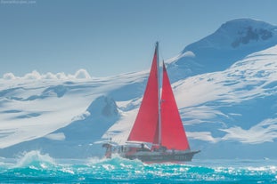 Red Sails in Antarctica Photography Expedition with Daniel Kordan - Fly/Fly tour