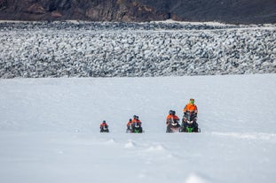 Glacier Lagoon Kayak and Snowmobile