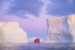 Red Sails in Antarctica Photography Expedition with Daniel Kordan - Fly/Fly tour