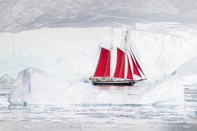 Red Sails in Antarctica Photography Expedition with Daniel Kordan - Fly/Fly tour - day 9