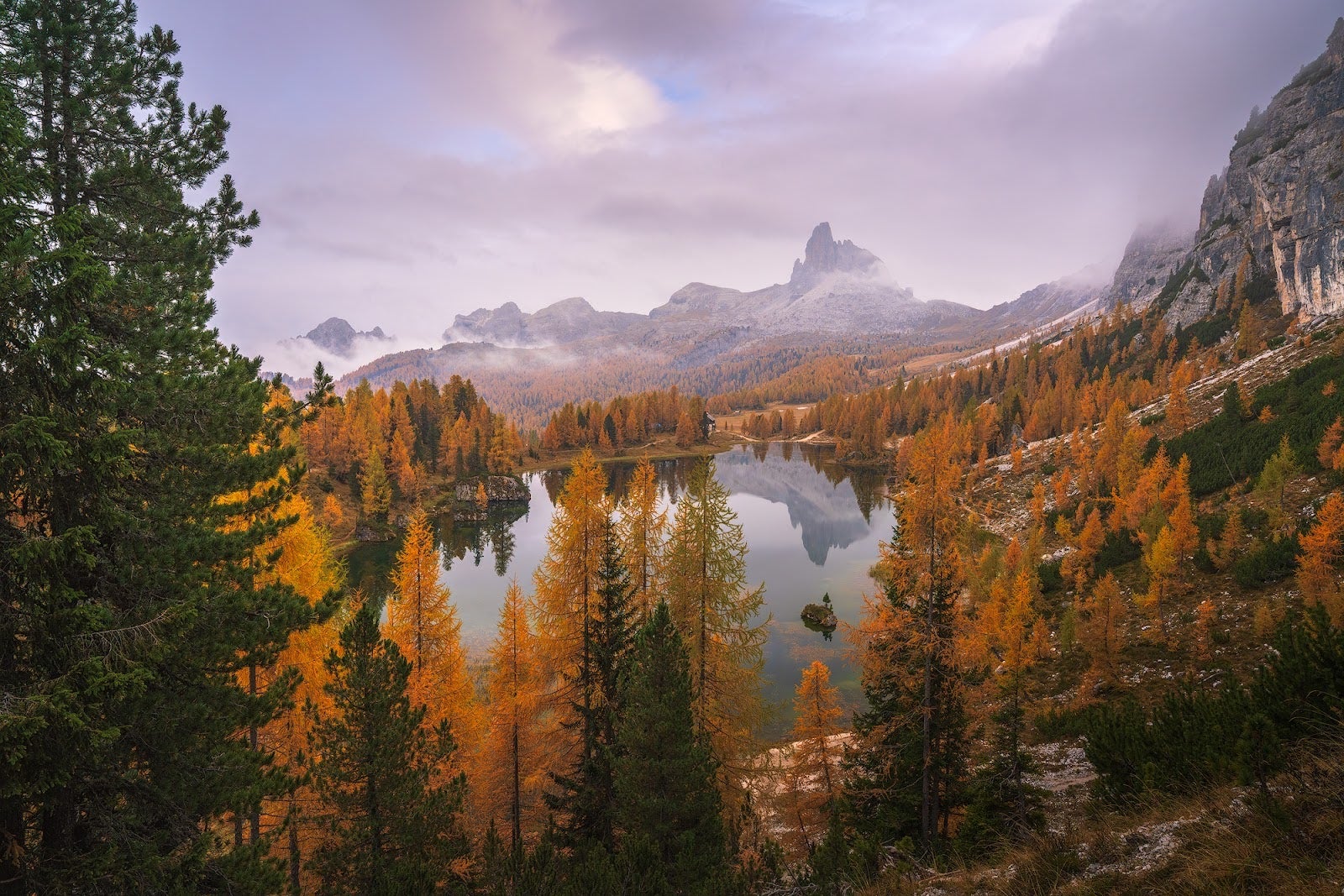 Autumn Hiking Photo Adventure in the Dolomites - day 2